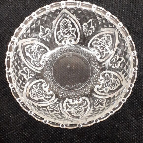 Vintage KIG Malaysia Depression Style 5"Glass Candy Nut Dish w Lid Rose & Heart. - Picture 2 of 7